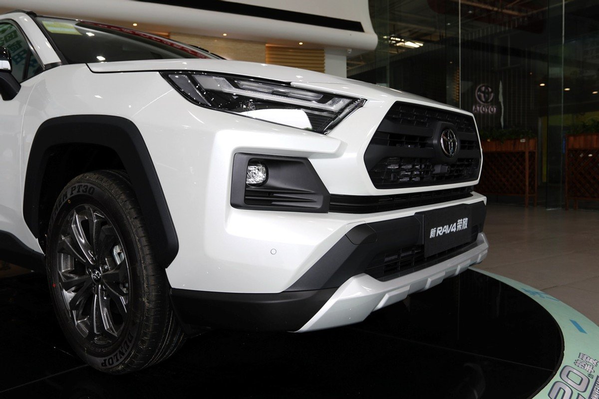 探店新RAV4荣放:全能超进化!北美探险版来了!玩的就是野!