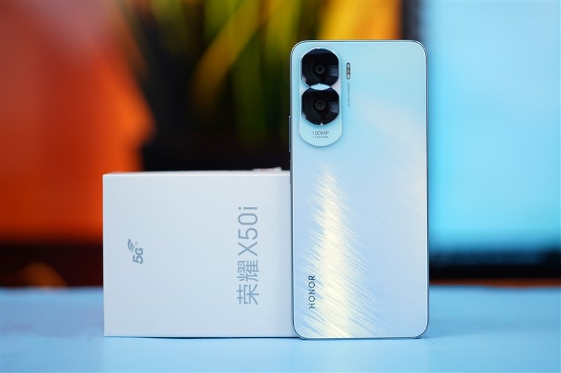 一亿像素兼顾轻薄!荣耀X50i评测:超大双存千元行列新标杆