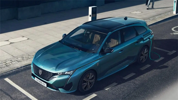 强势回归!全新标志308亮相国内 颜值动力远超大众高尔夫