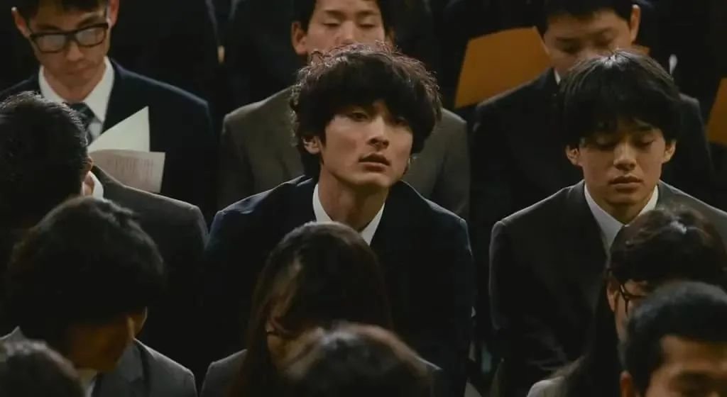 不断加码的工作让人变得疲惫/《横道世之介》剧照