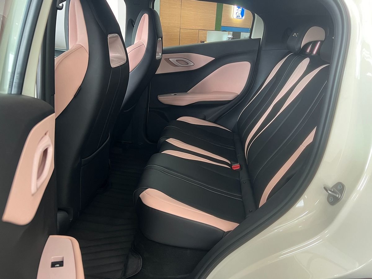 5月卖了8000多辆,它和五菱缤果怎么选?比亚迪海鸥实拍