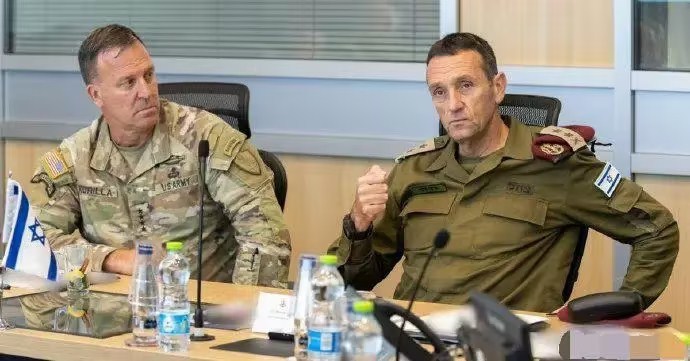 美中央司令部司令库里拉（左）抵达以色列 图源：外媒
