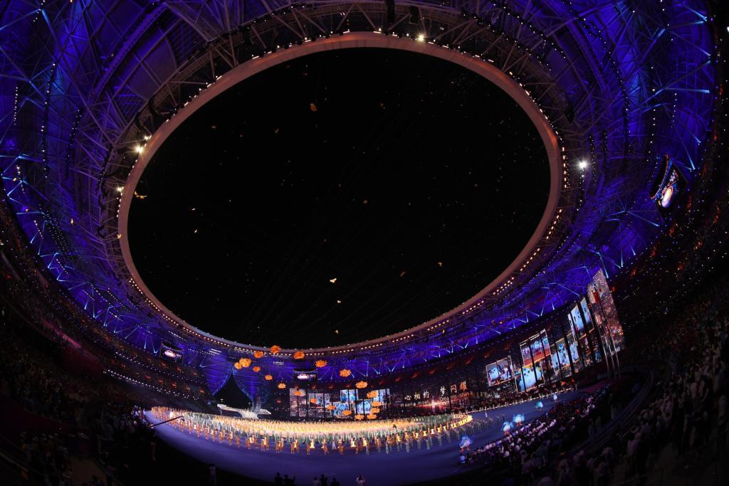 10月28日,杭州第4届亚残运会闭幕式在杭州奥体中心体育场举行。新华社记者胡星宇摄