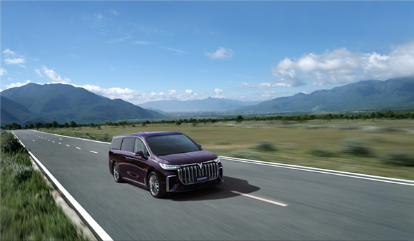 订单突破万台仅用半天!新岚图梦想家上市:售价33.99万起