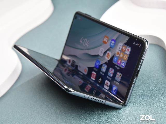 华为Mate X5抢先上手体验:折叠屏机皇强势回归