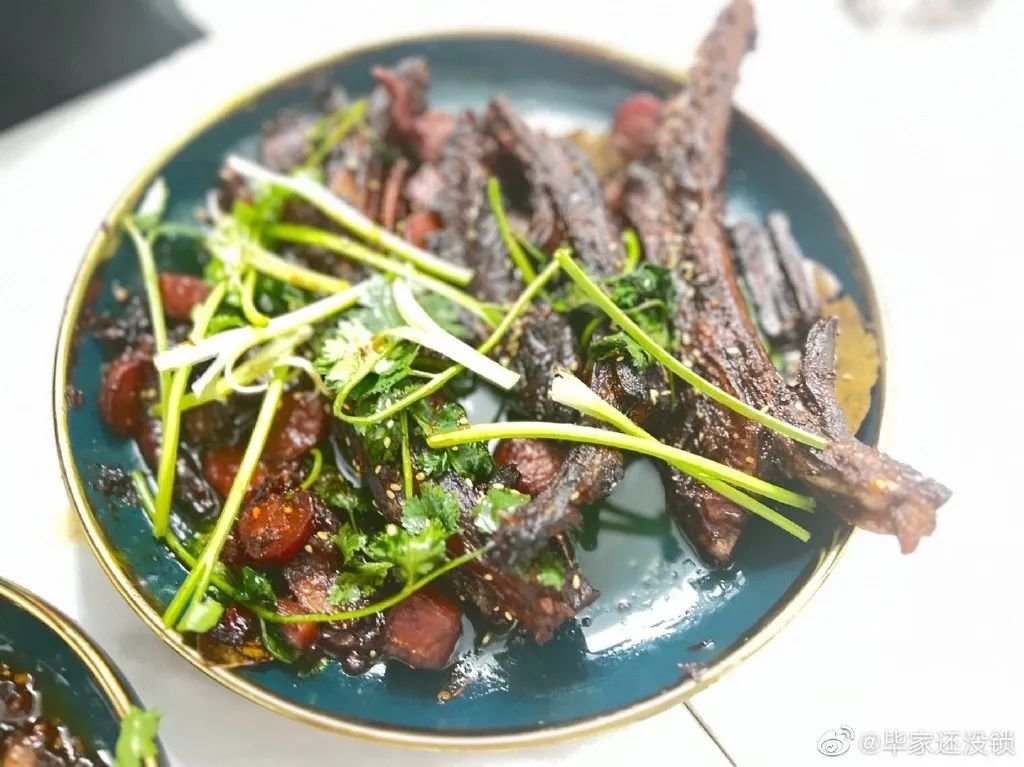 后备箱装满啦 回~家~过~年~
