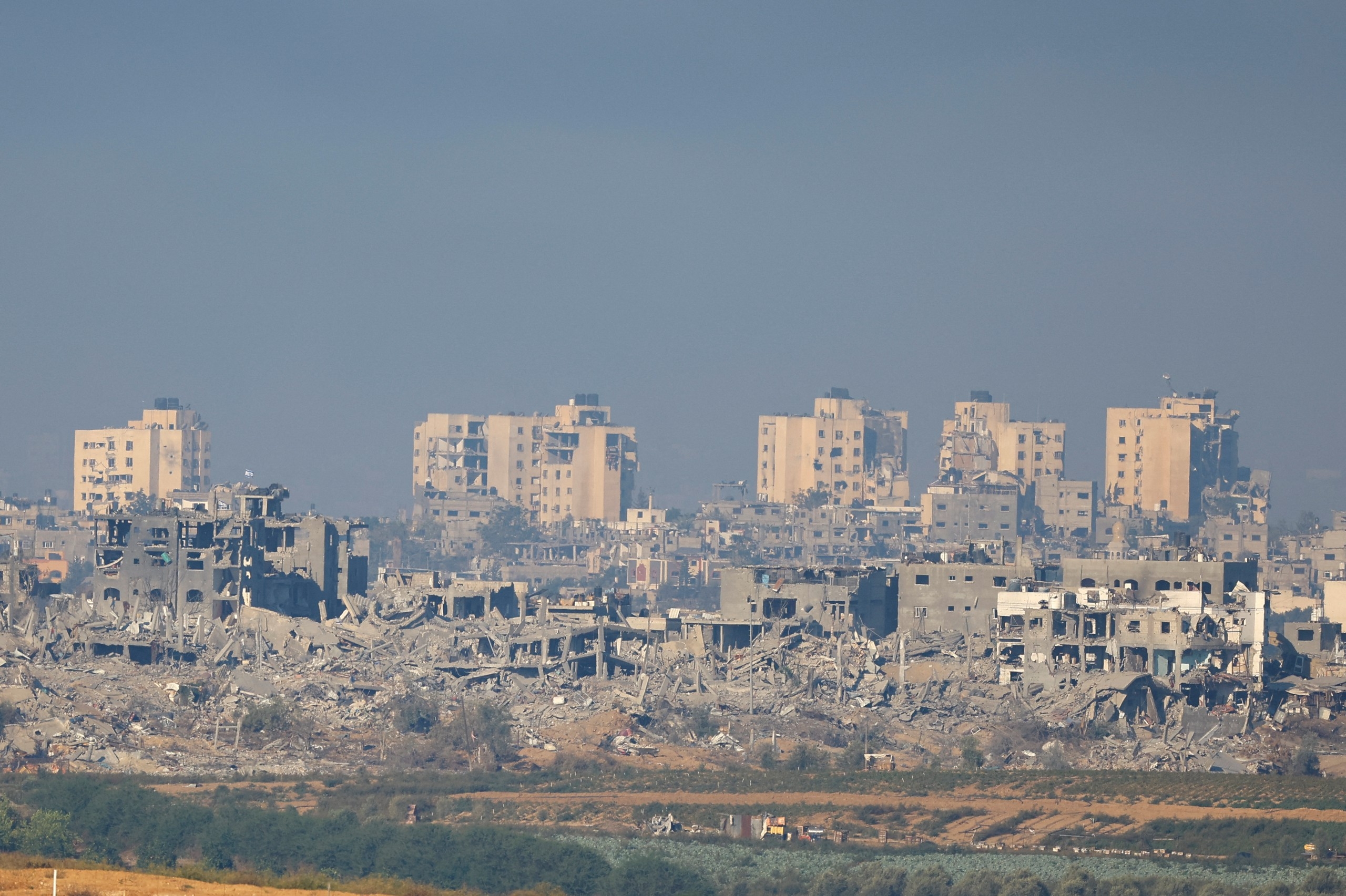 11月17日，加沙地带遭到以色列空袭 图源：IC photo