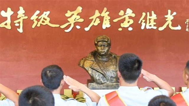 退伍不褪色,黄继光连老兵告别老班长_凤凰网