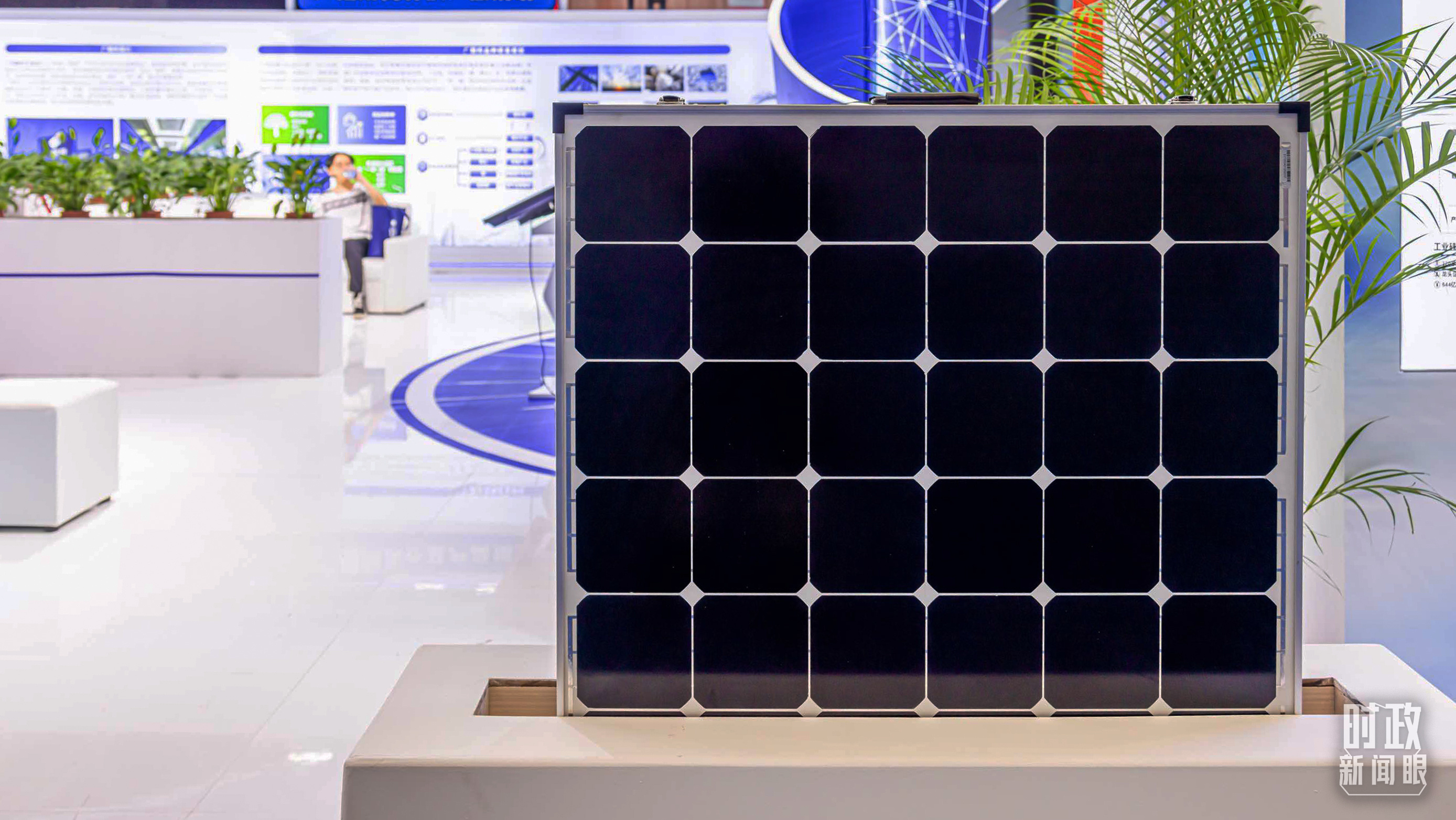 △2023年6月10日，第十二届中国（广州）国际金融交易&middot;博览会上亮相的展品。（图/视觉中国）