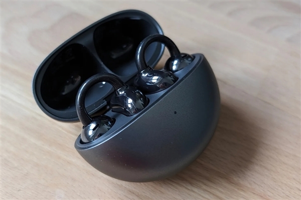 舒适度秒杀入耳式!华为首款开放式耳机FreeClip图赏:不分左右耳、可全天佩戴