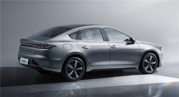 纯电续航增至120公里 新款比亚迪驱逐舰05冠军版上市:11.98万元