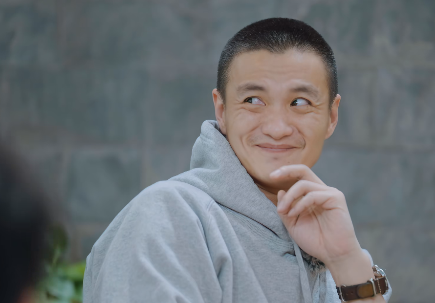 一句话都不说？以为她被孤立了…