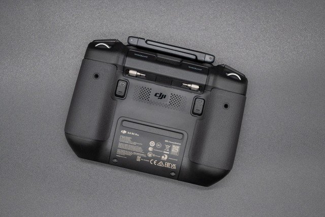 【有料评测】大疆Mavic 3 Pro评测:三摄系统4/3画幅哈苏相机旗舰无人机