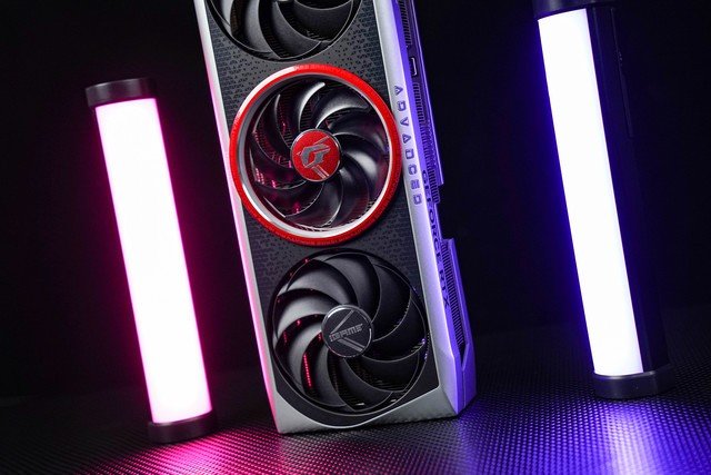 iGame RTX 4070 Ti ADOC首测 价格砍半的3090Ti你买吗?