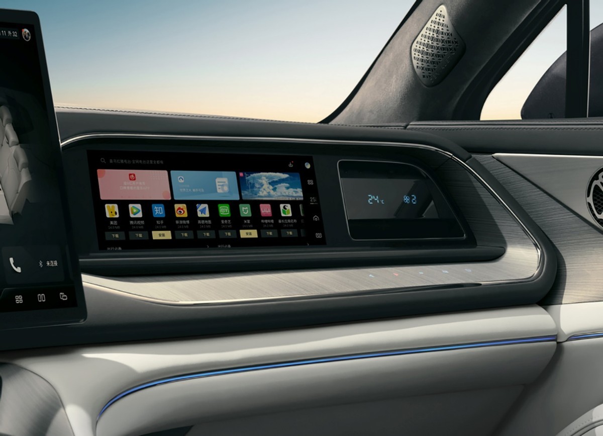 比亚迪终于出手了 正面交锋特斯拉 腾势N7对比Model Y