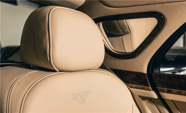 英国女王专属座驾:宾利慕尚长轴距定制版首次公开亮相