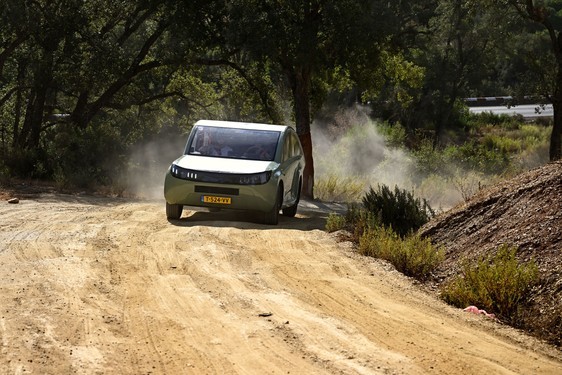 Stella Terra太阳能汽车