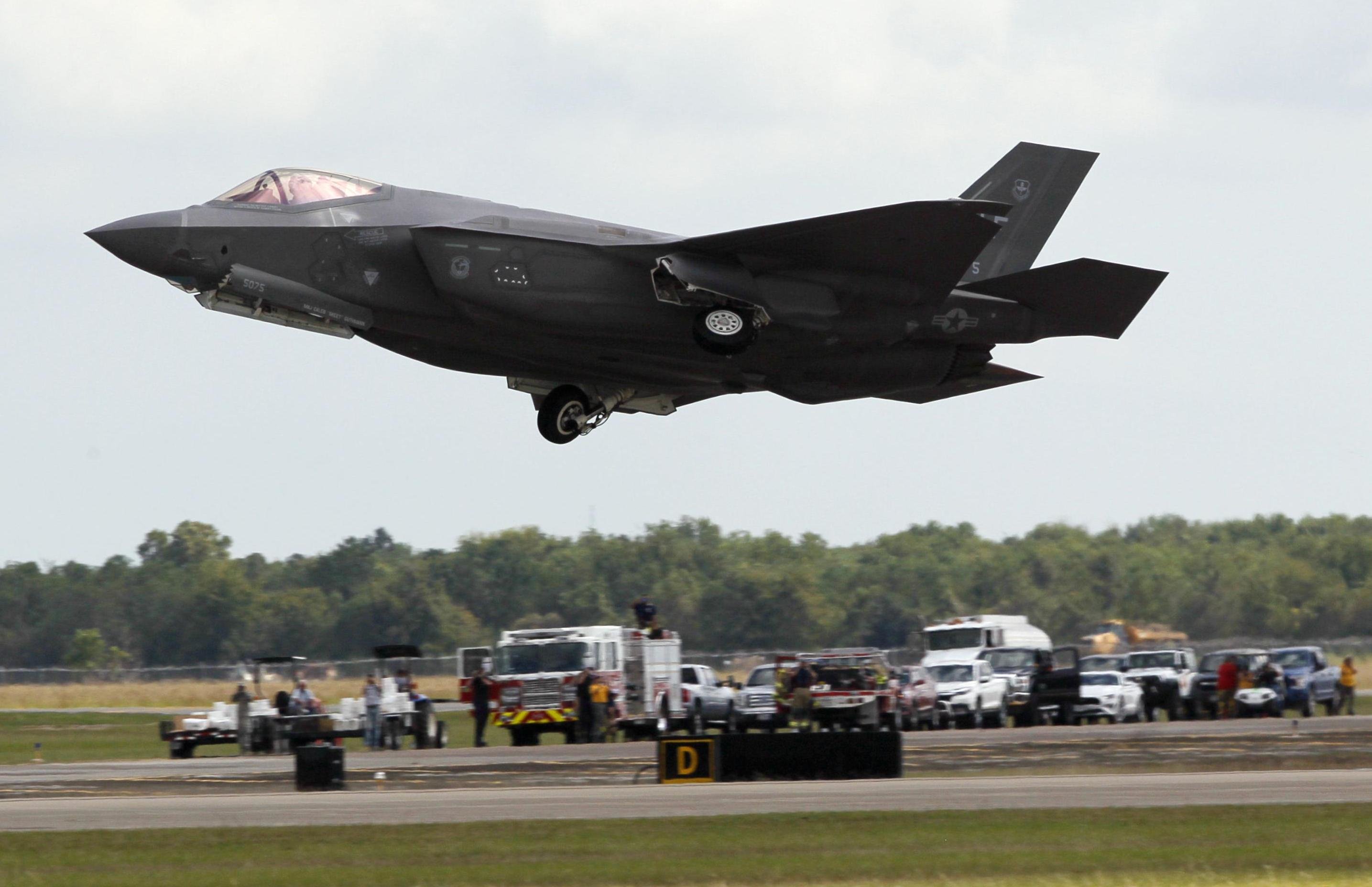 美国卖欧洲买西方军火交易逆势上扬