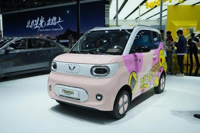 宏光miniev第三代马卡龙亮相广州车展快充续航提升