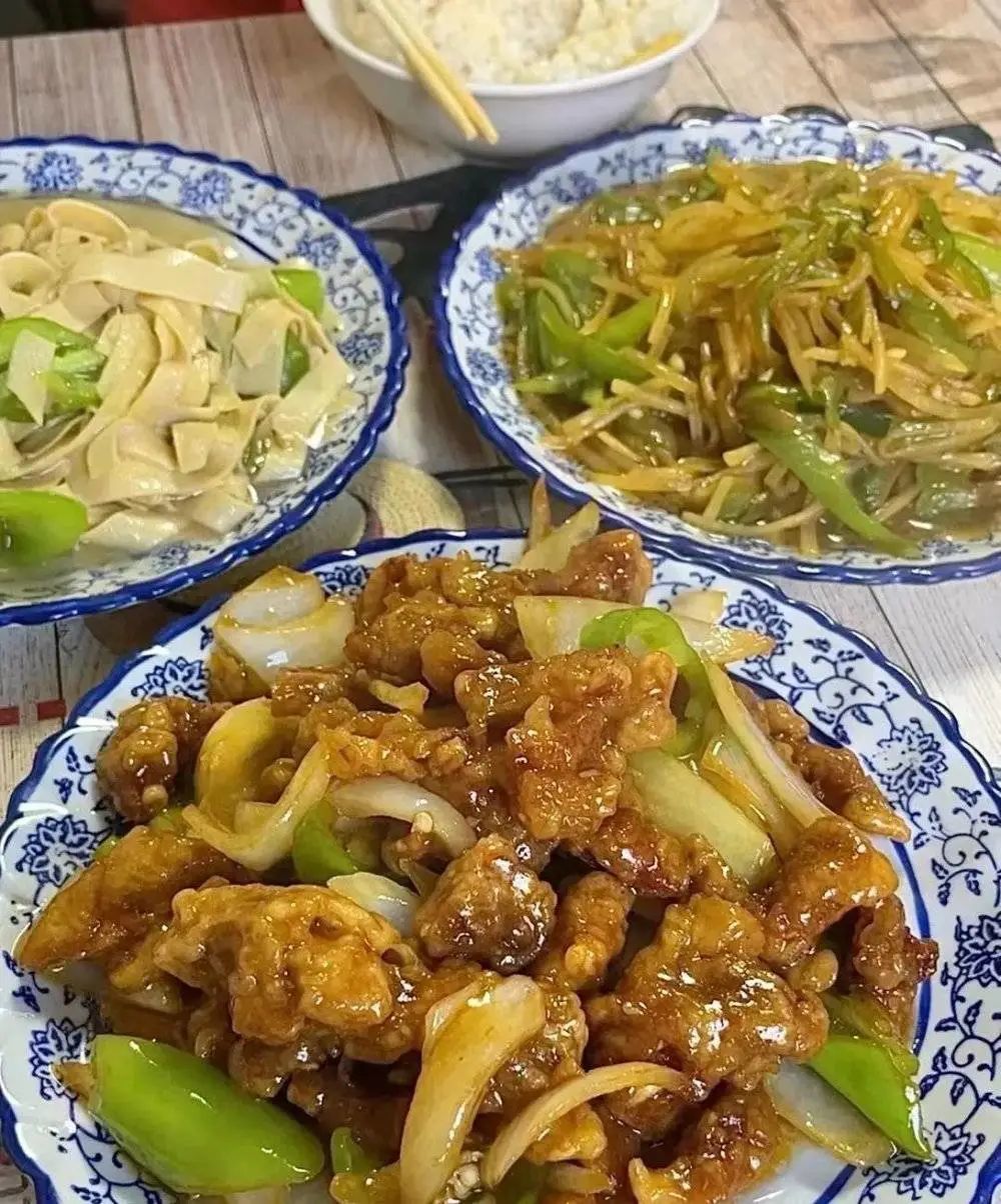 点上一桌小炒，人均也不会超过30