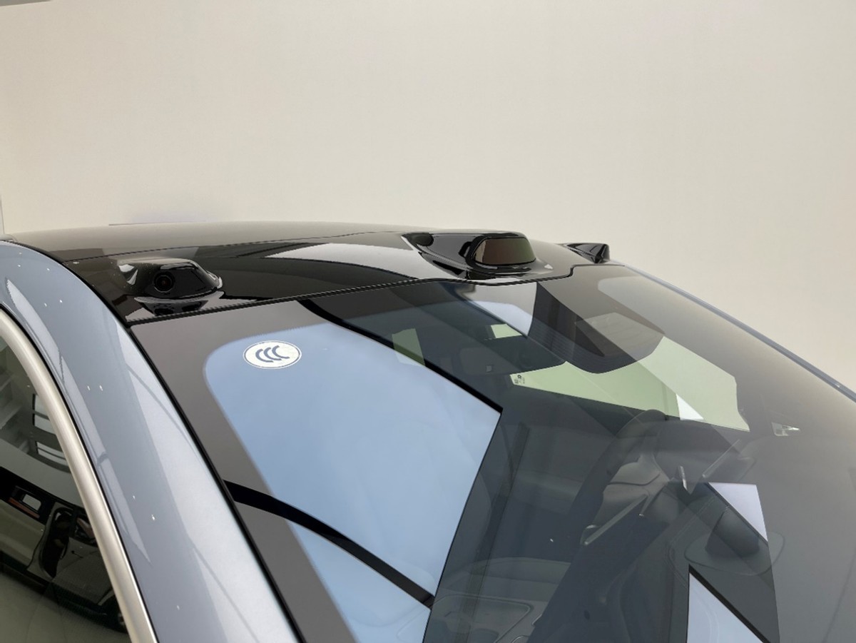 ES6+2万元=轿跑SUV画风+电动尾翼,加速还更快,蔚来EC6到店实拍