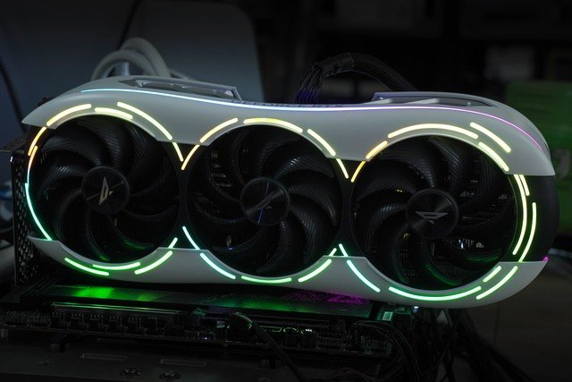 索泰RTX 4090 PGF OC显卡评测 高规新旗舰首秀