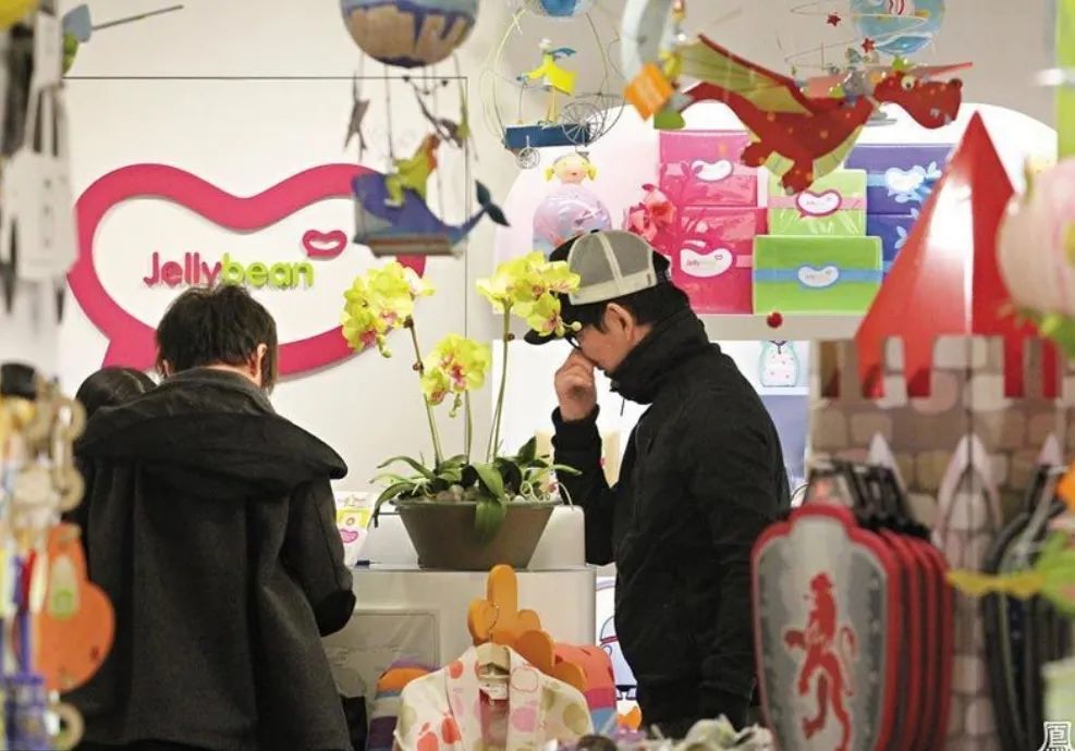 还记得任贤齐的女儿吗？去美国读书了？