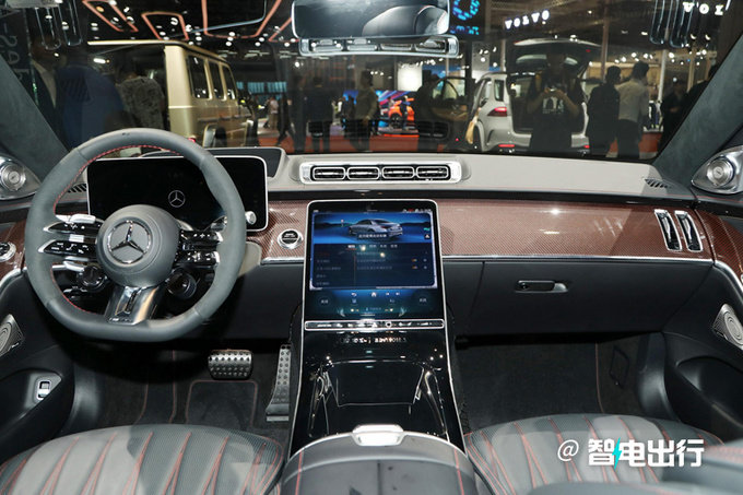 奔驰全新S级高性能接受预定4S店预计卖260万元-图3