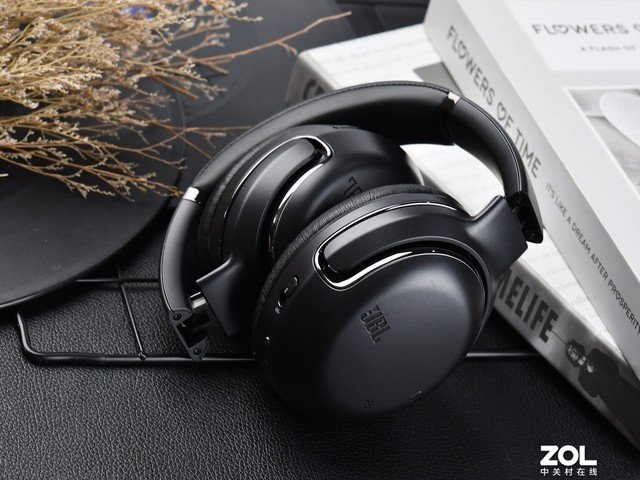【有料评测】JBL TOUR ONE M2降噪耳机评测:音乐、舒适与降噪的完美融合