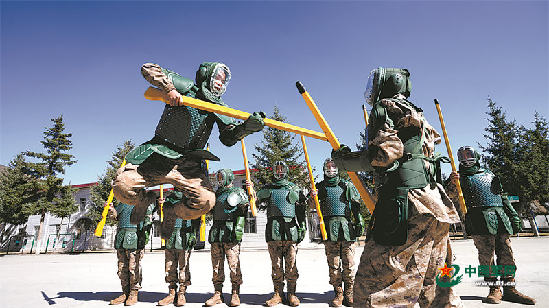 聚焦新兵体能训练丨从基础抓起 从基础强起 聚焦新兵体能训练丨从基础抓起 从基础强起
