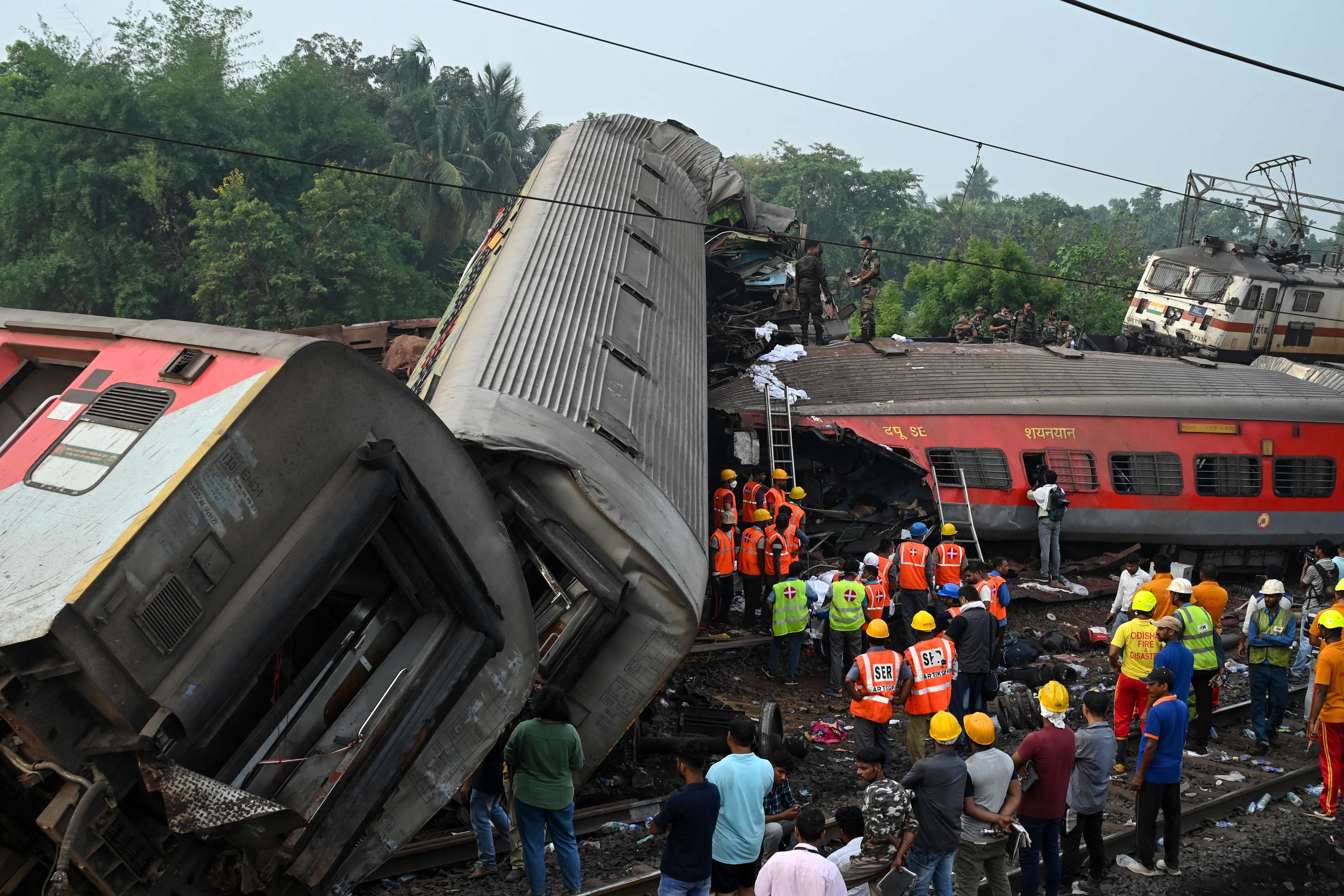 刚果（金）火车脱轨事故死亡人数升至75人-新华网