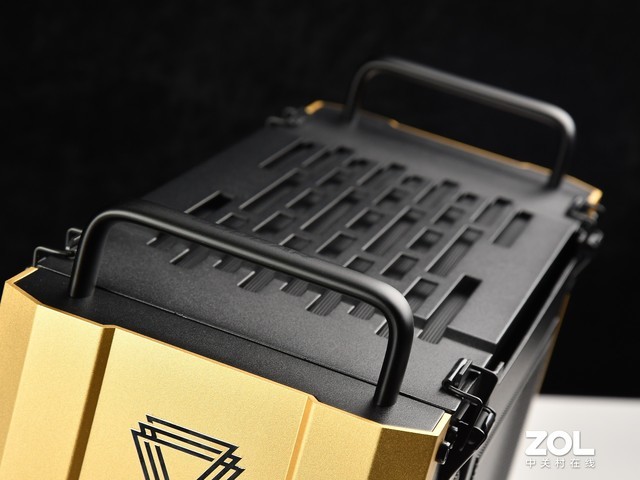 搭载MTT S80国产GPU 强化游戏+AI应用 深度体验摩尔线程智娱摩方