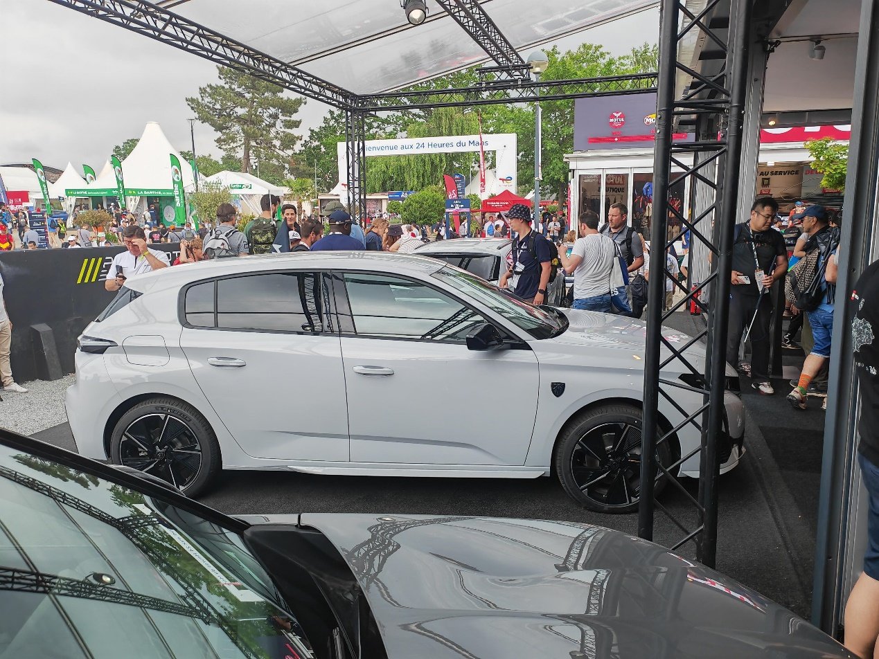 标致下定决心搞电车?纯电版308亮相 续航只有400km