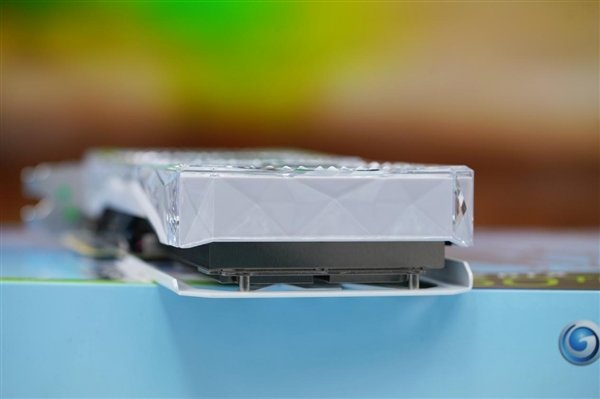 纯白千层镜!影驰RTX 4060 Ti 8GB星曜OC图赏