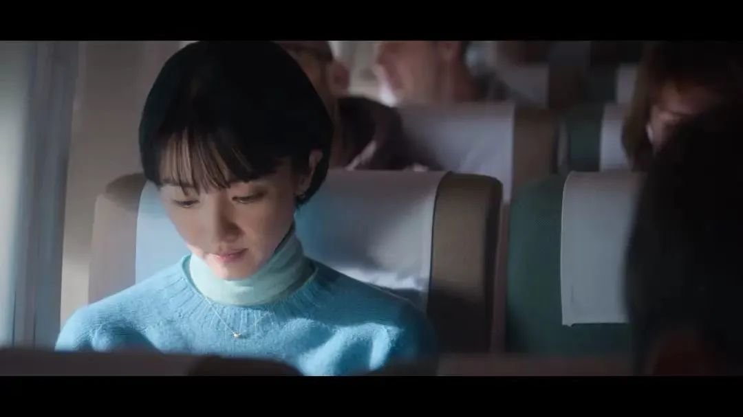 机票大涨价,还能愉快地错峰出游吗?/《初恋》剧照