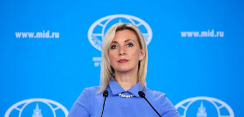 2023年6月28日，扎哈罗娃主持记者会。图源：俄外交部网站视频截图