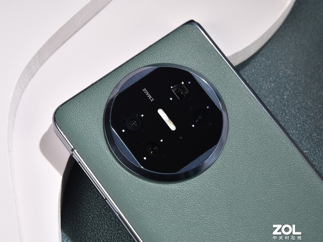 华为Mate X5抢先上手体验:折叠屏机皇强势回归