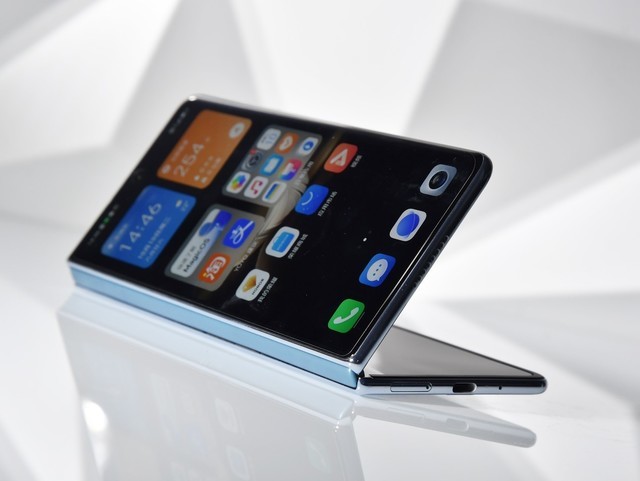 荣耀Magic Vs2上手评测:6999元的大折叠能买吗?