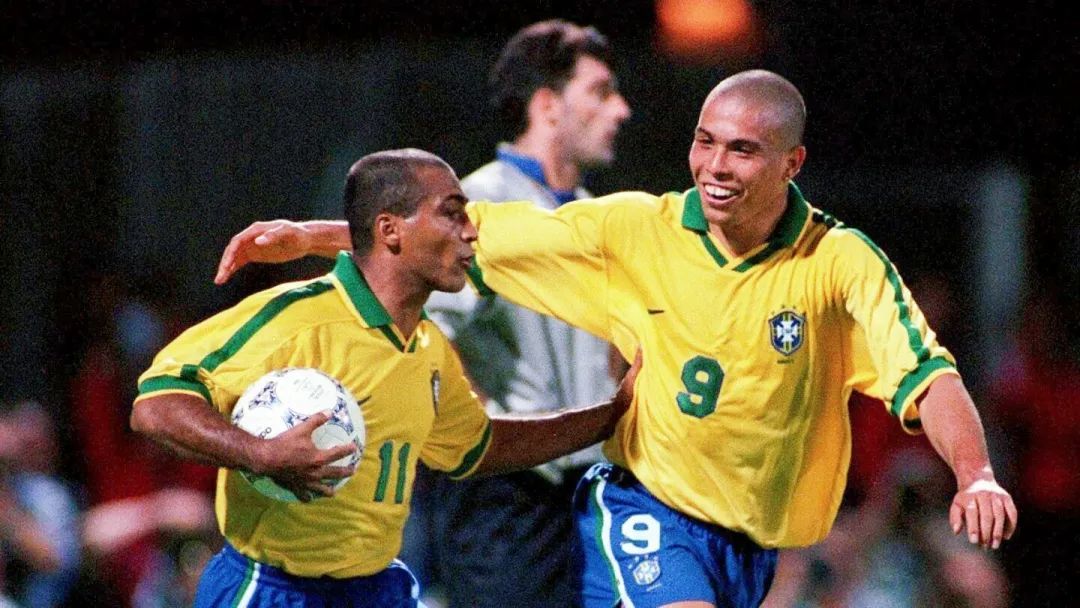 双方核心球员状态火热引领攻防大战