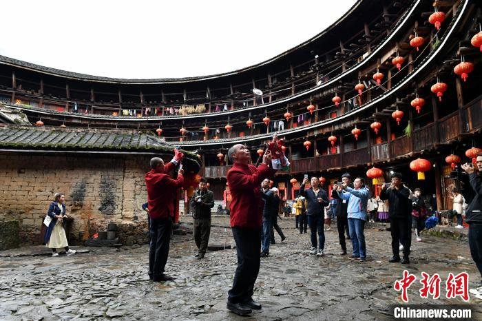 遇见漳州：逛土楼感受“世遗”文化