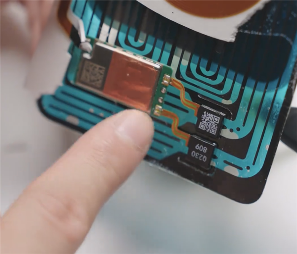 299元超值!华为Mate 60 Pro微泵液冷手机壳首拆:居然暗藏芯片