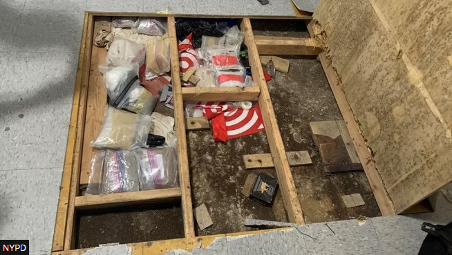 纽约市警方在网上发布的搜捕现场图片