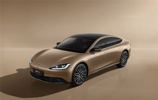 纯电续航超1000公里!大运首款轿车远航Y6上市:32.98万起售