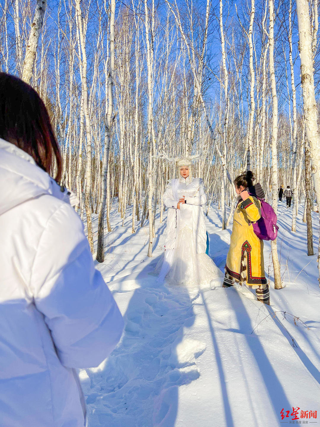↑都波与团队在零下二十度的户外拍摄中 受访者供图