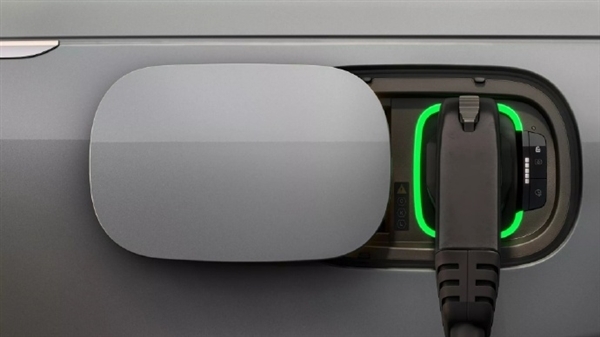 路虎揽胜纯电版官宣:品牌史上最安静、最精致的车型