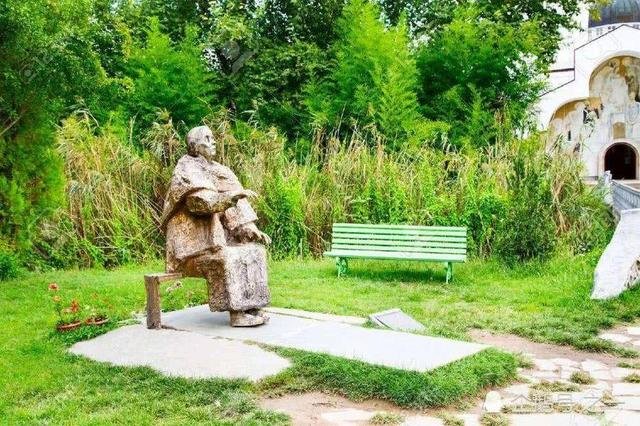 德国RTL电视台2022年12月31日报道,万加生前对2023年提出过六大预言。鉴于目前国际形势不容乐观,这些预言加剧了人们的担心。