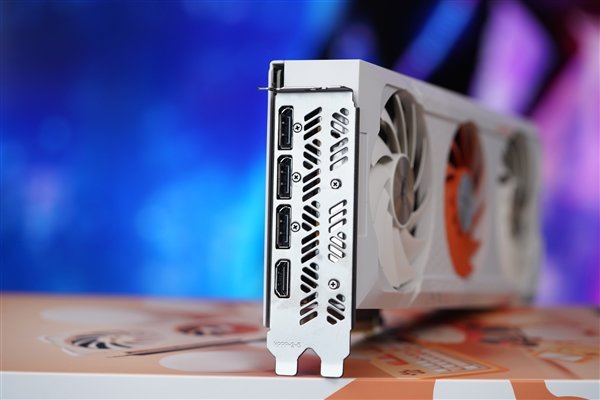 年轻人的第一只“大橘”!COLORFIRE RTX 4060 Ti橘影橙图赏