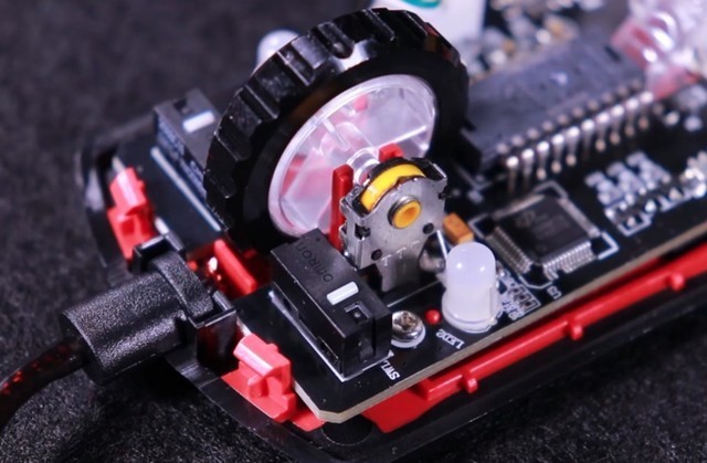 DIY小技巧:鼠标滚轮不听使唤?几块钱换这个部件就修好