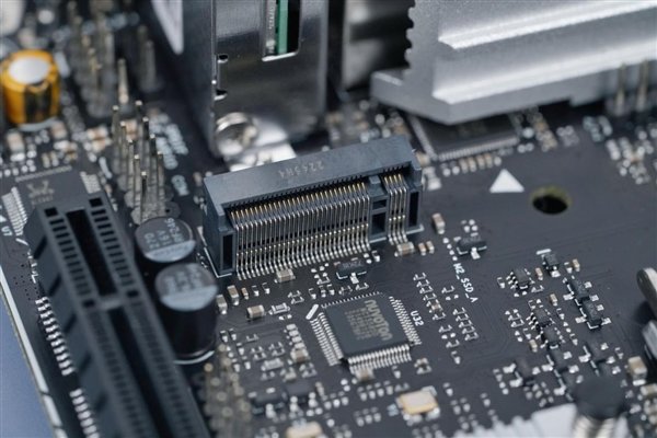 小主机选它没错!铭瑄终结者B760ITX D4 WIFI主板图赏