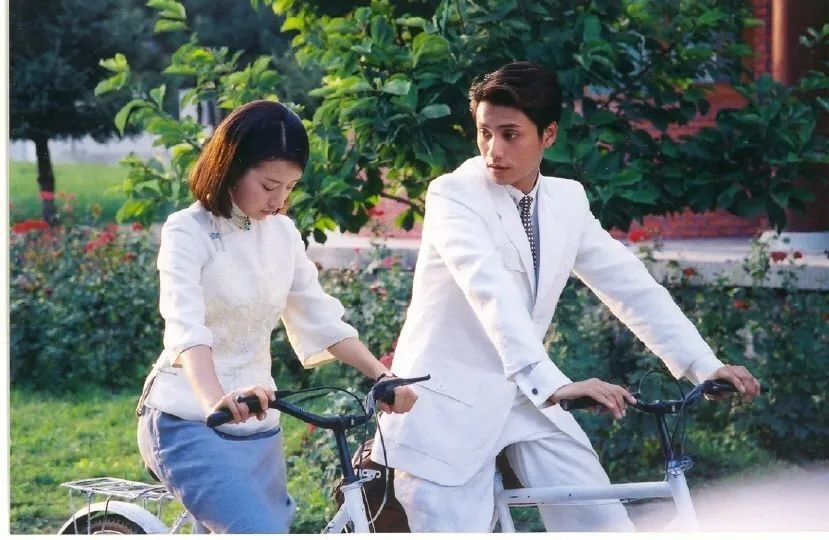 ▲2003年的电视剧《金粉世家》。图源:影视剧照